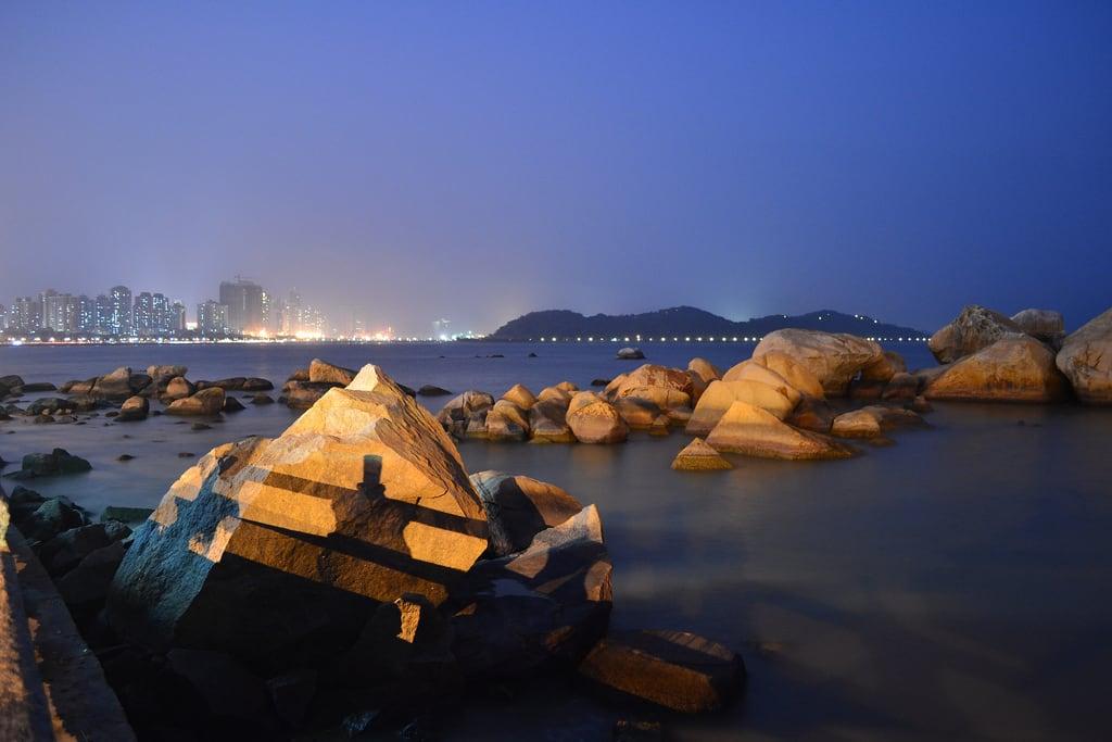 Image de Statue de la Fille du pêcheur. landmarks coastline zhuhai pearlriverdelta loversroad fishergirlstatue yeliisland