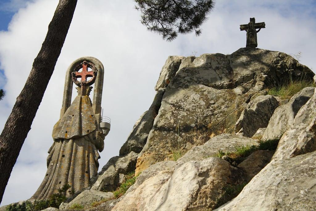 Virxe da Rocha görüntü. monument rock monumento virgin da virgen roca baiona bayona rocha virxe