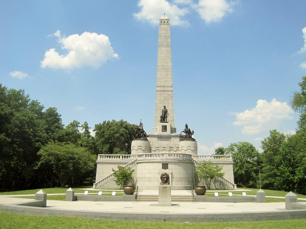 Lincoln's Tomb の画像. illinois president tomb 1860s abrahamlincoln sangamoncounty marytoddlincoln larkingoldsmithmead