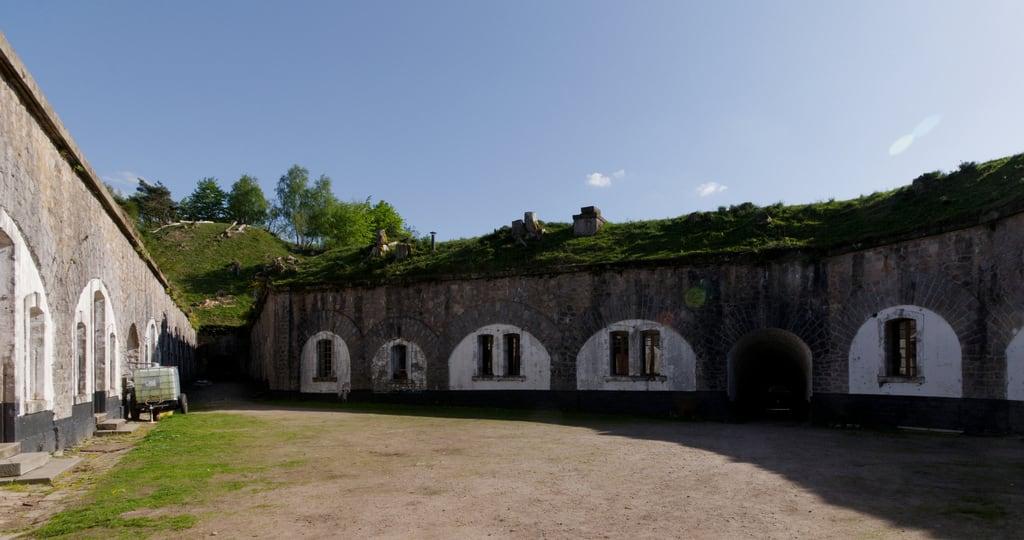 Bild av Fort du Parmont. old france abandoned ruins fort fortifications lorraine fra vieux abandonned ruines abandonné remiremont