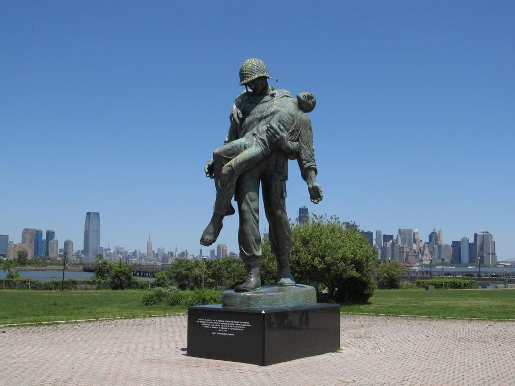 Image of Liberation Monument. 
