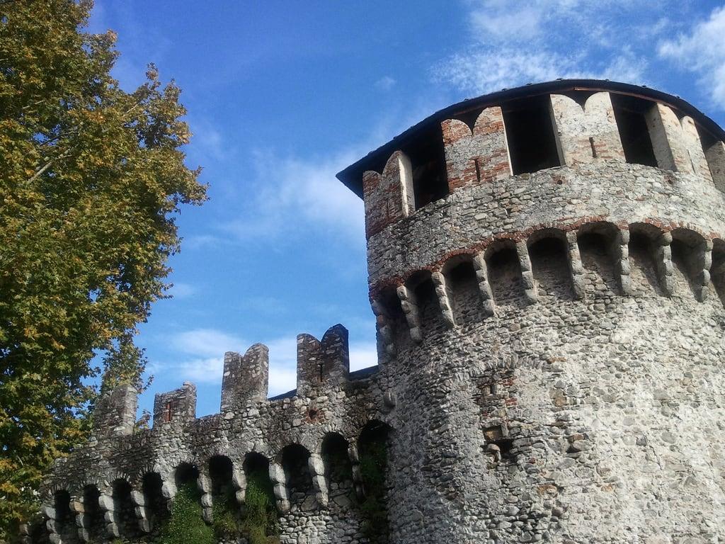 Imagine de Castello Visconteo. castle ticino suisse locarno chateau svizzera castello castellovisconteo