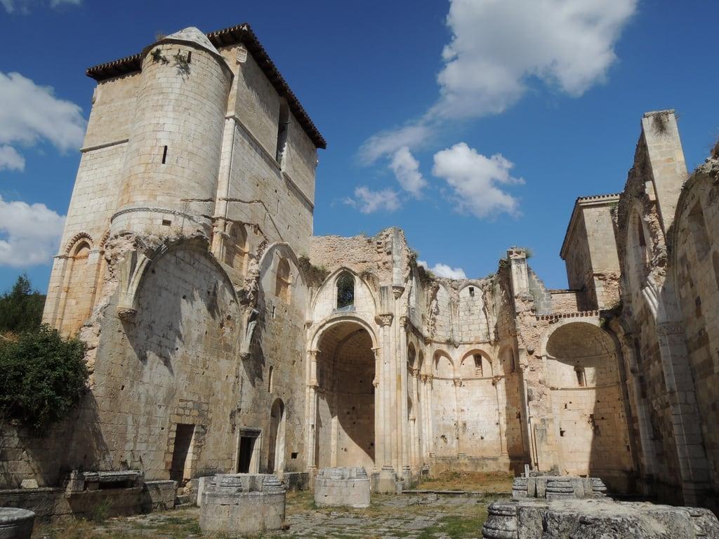 Monasterio de San Pedro de Arlanza 의 이미지. san iglesia pedro ruinas burgos monasterio arlanza ortiguela