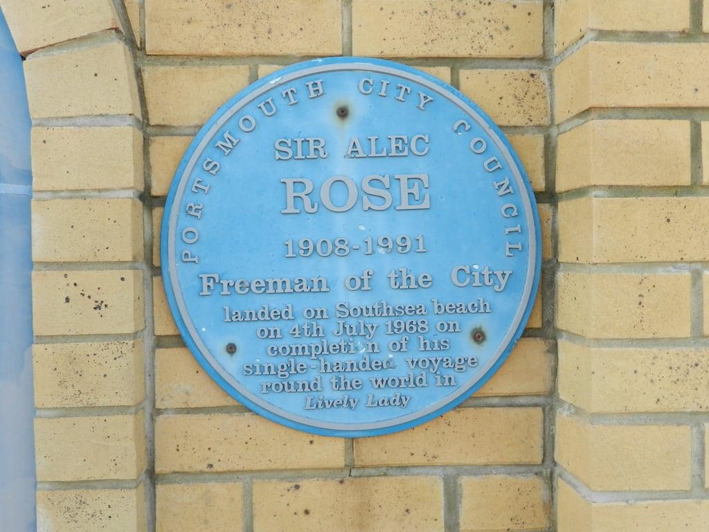 Attēls no Sir Alec Rose. portsmouth blueplaque southsea livelylady clarenceesplanade openplaques:id=11675 siralecrose