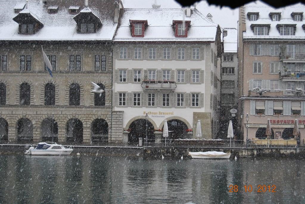 Bild von Rathaus. luzern neve svizzera rathaus lucerna interlaken montreux kapellbrücke goldenpass bräuerei