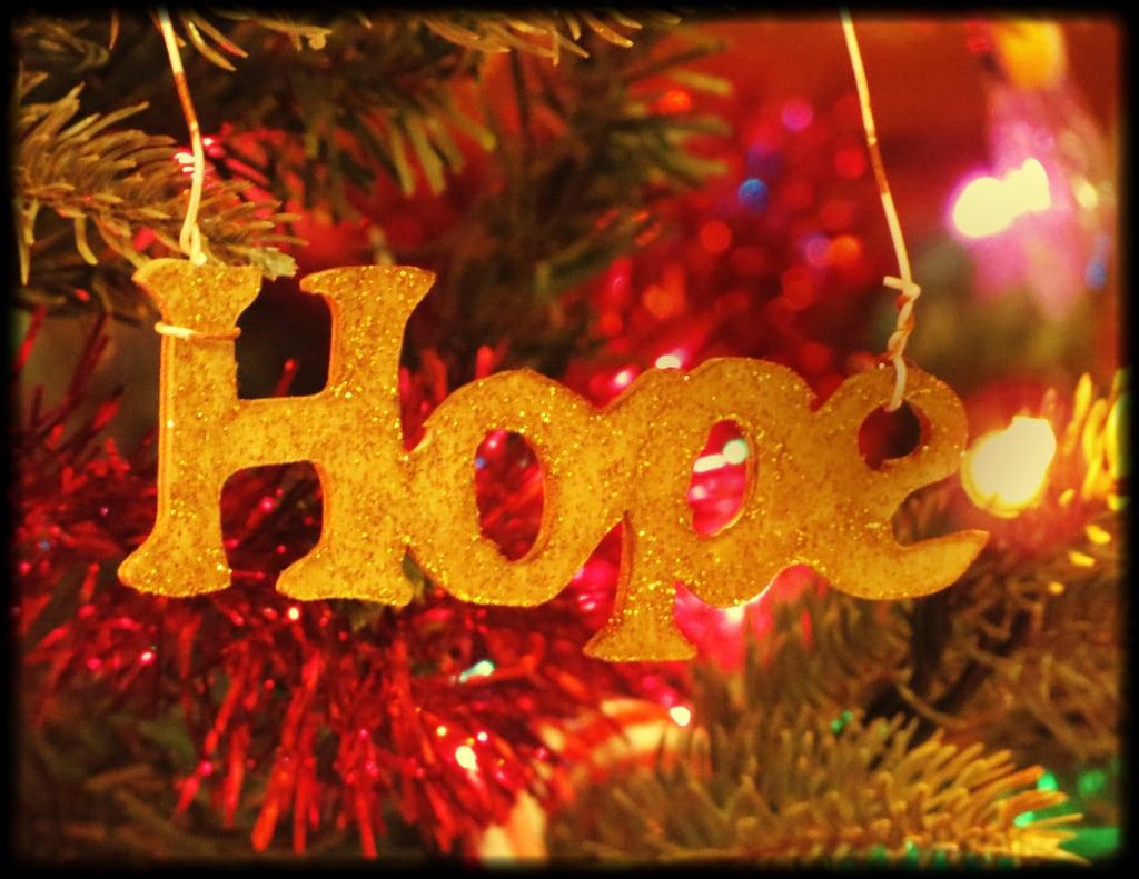 Bilde av Ellwood House. christmas red holiday tree hope gold lights bokeh christmastree tinsel dekalb feedemsoup