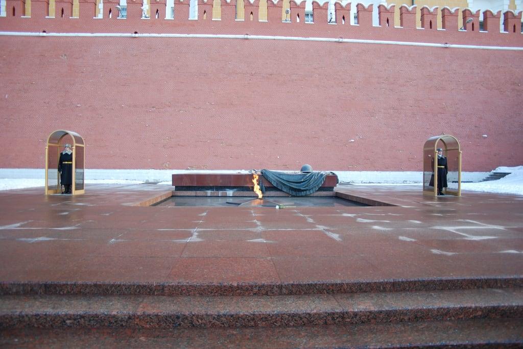 ภาพของ Tomb of the Unknown Soldier. russia moscow ru москва thetomboftheunknownsoldier росси́я российскойфедерации
