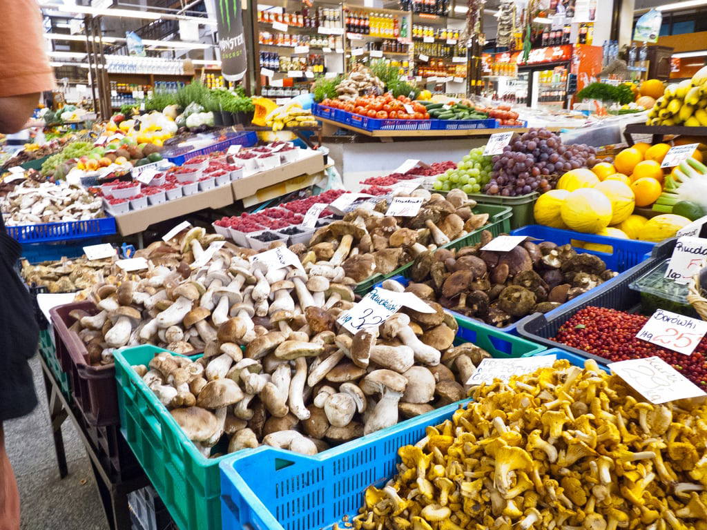 Afbeelding van Hala Targowa. mushrooms markets poland