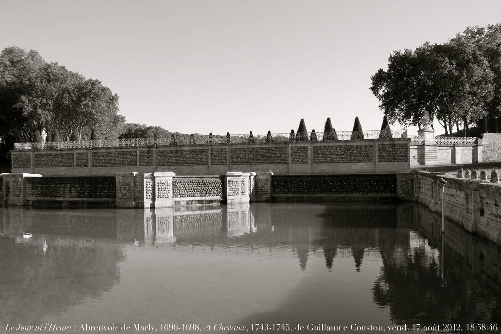 Image de Château de Marly-le-Roi. architecture louisxiv architecte archiect renaudcamus pièced’eau