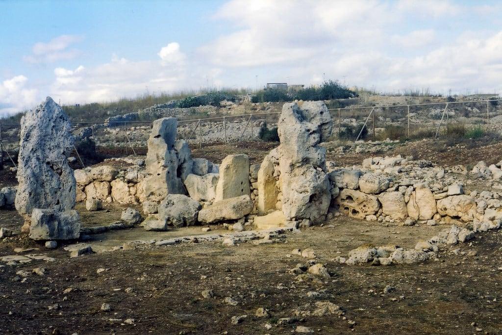 Bilde av Skorba Temples. temple malta monolith monolithic prehistorictemple