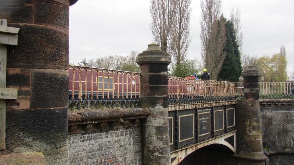 תמונה של Watling Street. bridge canal aqueduct shropshireunioncanal a5 thomastelford 1832 fourcountiesring watlingstreet birminghamandliverpoolcanal