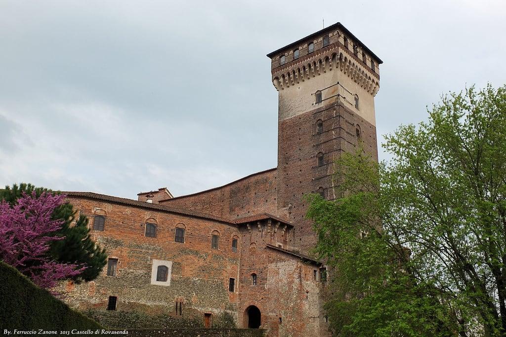 Billede af Castello di Rovasenda. castello borgo vercelli medioevale comune visitpiedmont rovasenda