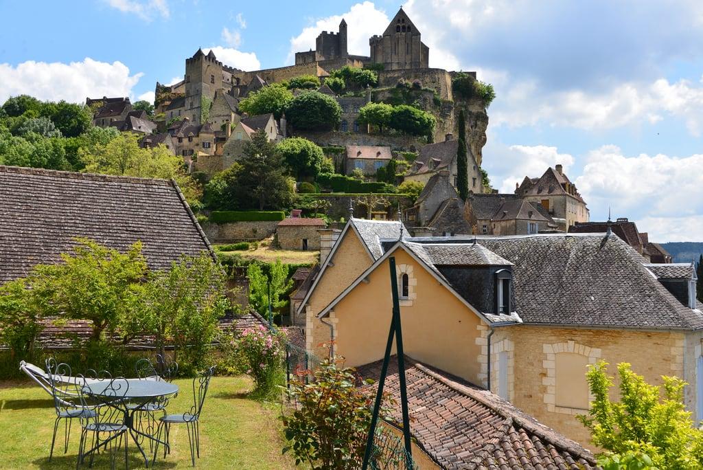 Attēls no Château de Beynac. houses france art architecture style medieval story castelnaud beynac strongcastle