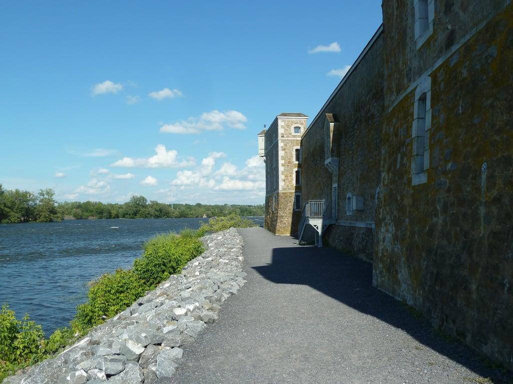 Image of Fort Chambly. 