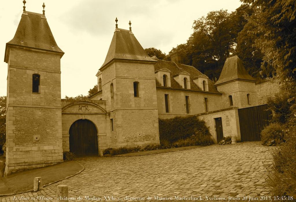 Afbeelding van Château de Médan. castle schloss castello castillo burg renaudcamus georgetteleblanc demeuresdel’esprit maisonsd’écrivain writers’houses laviedesabeilles