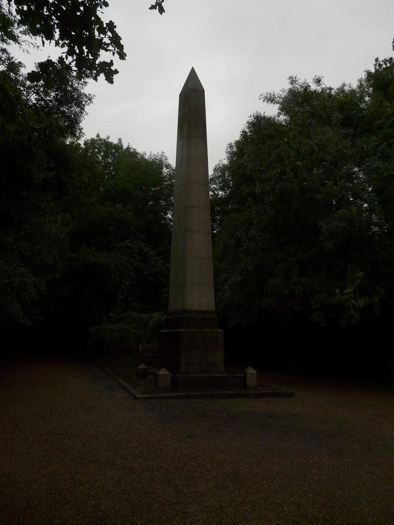 Image of Scottish Martyrs monument. cemeteries london southwark nunhead nunheadcemetery londoncemeteries scottishmartyrs parliamentaryreform englishgovernment