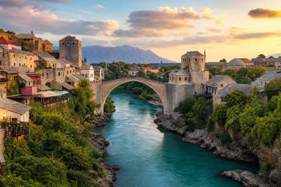 Bosnië en Herzegovina: minaretten en torens boven Baščaršija-keien, smaragdgroene Una-watervallen en Adriatische steenstadjes in de hero - kader voor ćevapi-grills, Bosnische koffie en Mostar-pensionrekeningen.