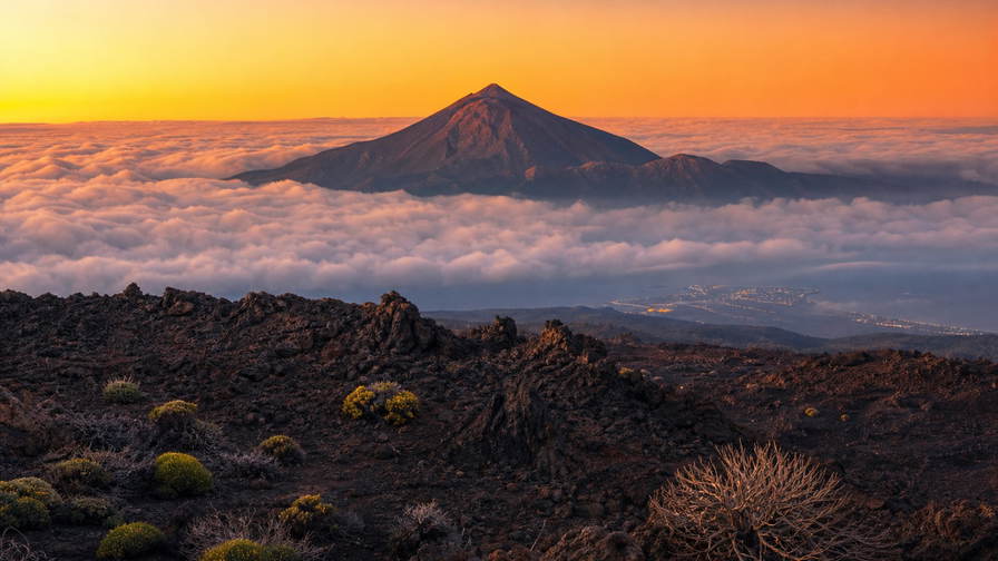 Canarische Eilanden: vulkanische kegel van de Teide over Atlantische chopbanden onder handels-cumulus, kopernevel van duinen van Maspalomas naar perkamentstapels bij zwarte lavakust van Lanzarote en laurier-nevellint van La Gomera bij jachthaven-ponton-groeven plus stuifmeel van cardon-cactus in de hero - achtergrond voor EUR markt-streepjes, GBP winter-charter-stempelvouwen bij glijkais van Santa Cruz de Tenerife en majorero-geitenkaas-weegbriefjesbanden.